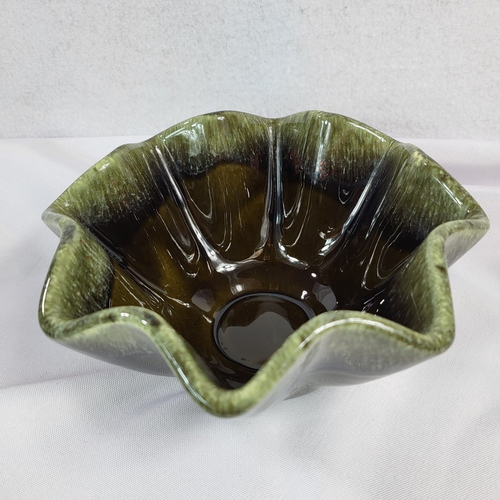 Vintage Hull USA Green Drip Fluted Rim Art Pottery Bowl Planter Dish MCM Decor
